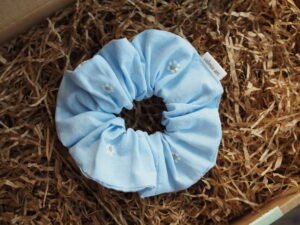 IMG_3573 Coletero scrunchie margaritas azul
