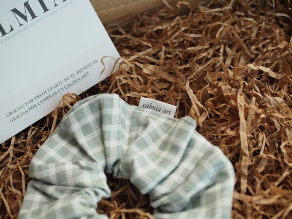 Scrunchie cuadros verde